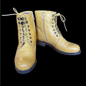 Bulle Olibem Ankle Boots